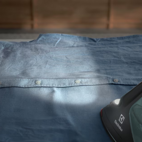 Fier de călcat cu generator de abur Electrolux E8ST2-8OG, 2400W, Negru, 2 image